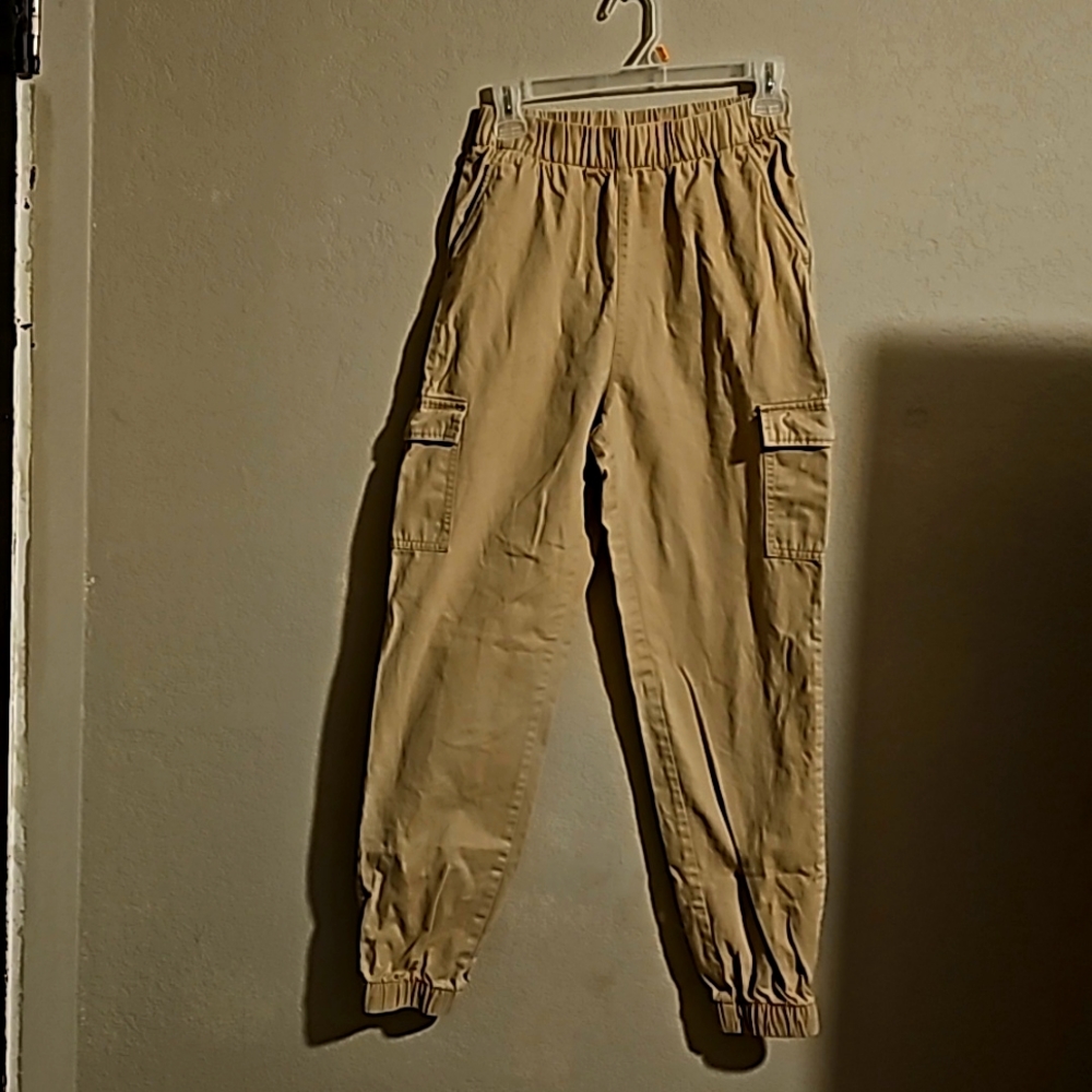 Cute kaki pants